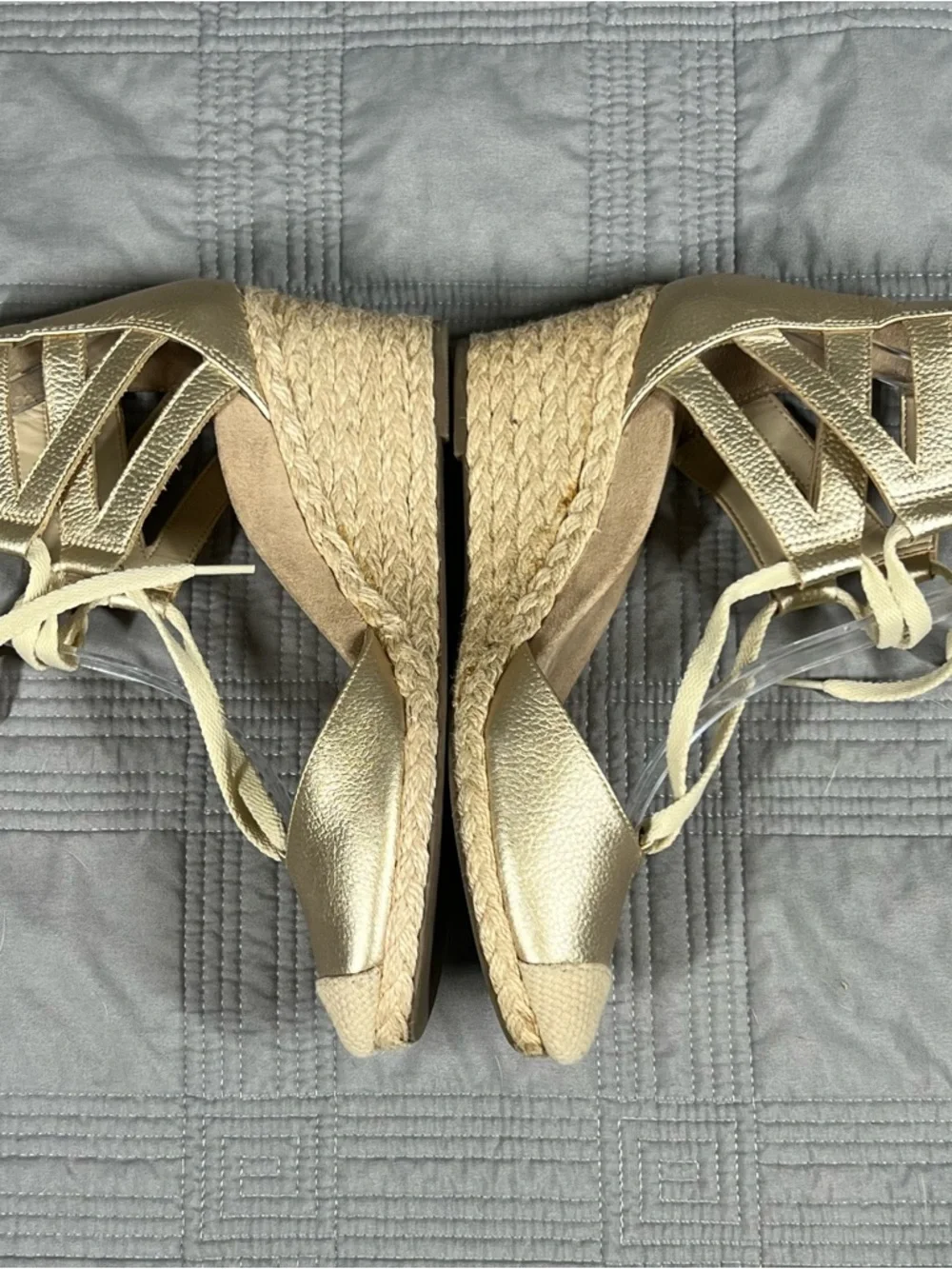 VIONIC Aruba Calypso Gold Wedge Sandals Womens Size 7.5 Leather Espadrille Shoes